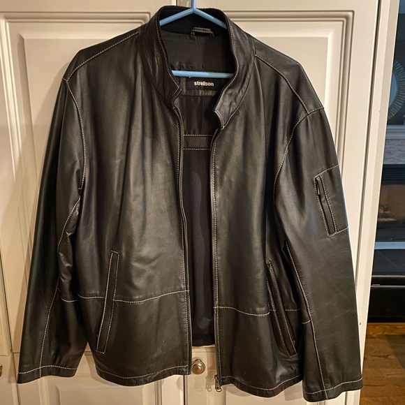 Strellson men’s leather jacket size 52 in black. Light weight - Picture 1 of 3